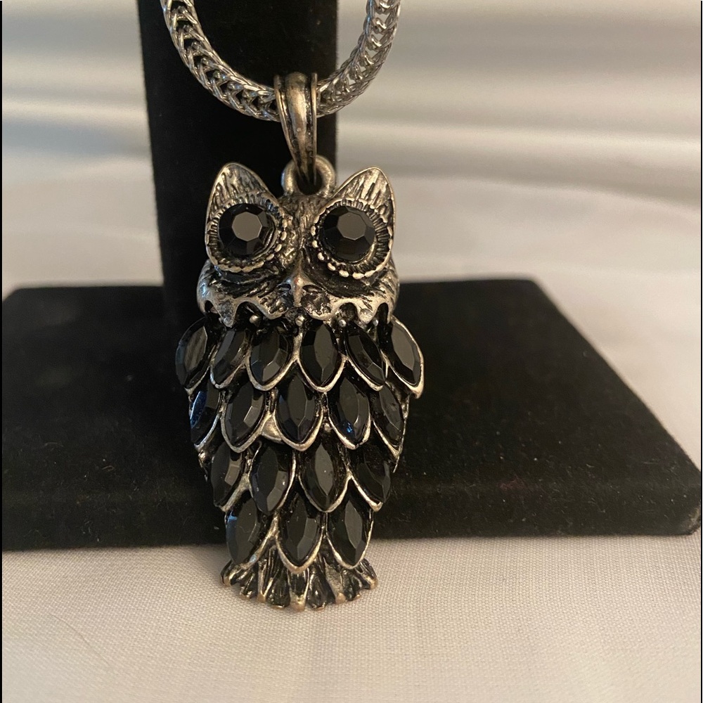 Silver tone Owl necklace